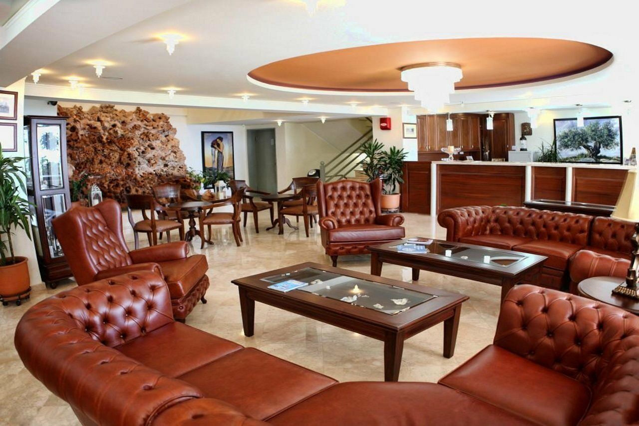 פלומרי Hotel Vicky II מראה חיצוני תמונה